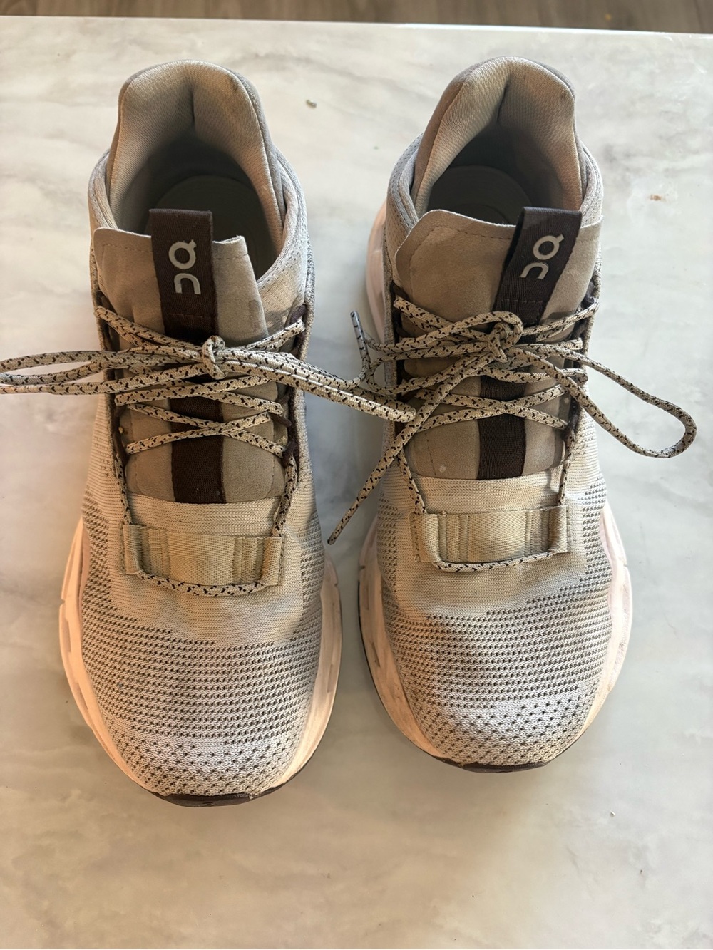 WOMEN'S ON CLOUDNOVA Running Shoes in Grey